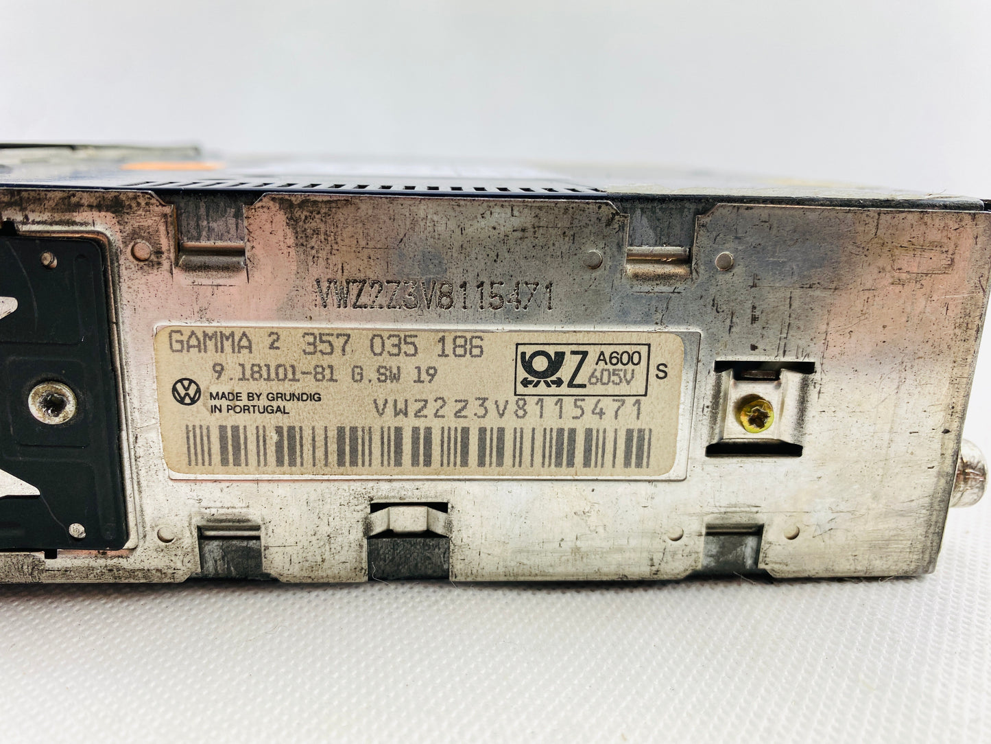 1980s VW Gamma 2 Car Cassette Radio Player ( Grundig )