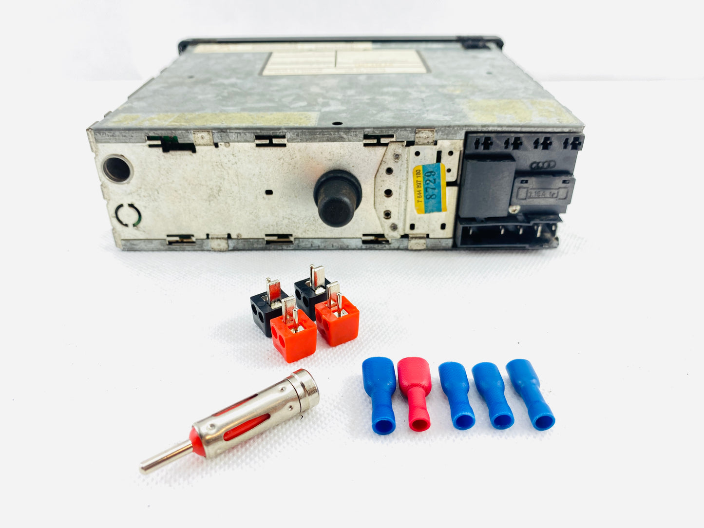 Audi Delta cassette radio with invisible Bluetooth retrofit – fully serviced, rare collectible condition