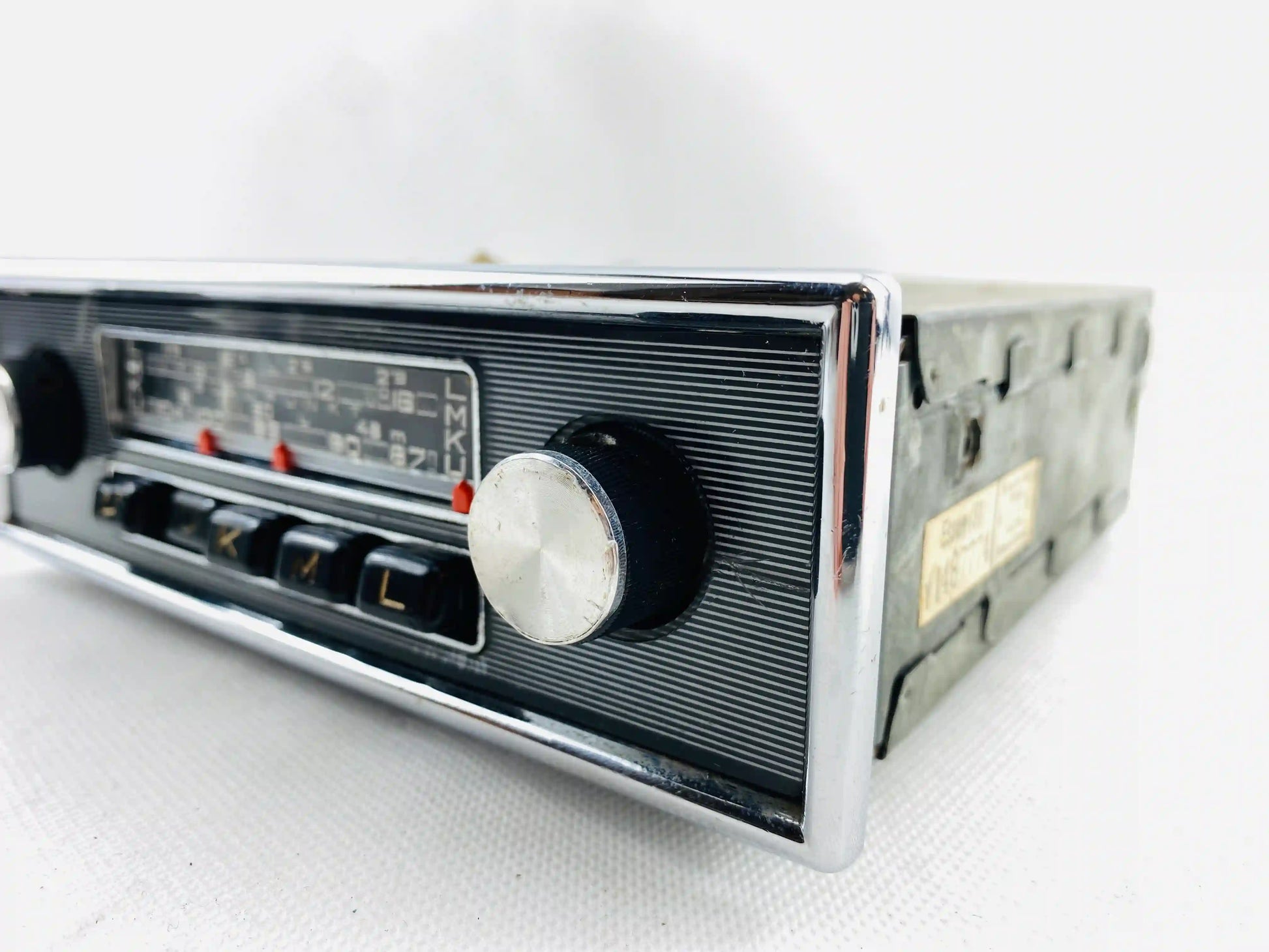 1960s Blaupunkt Essen FM car radio side profile showing metal housing