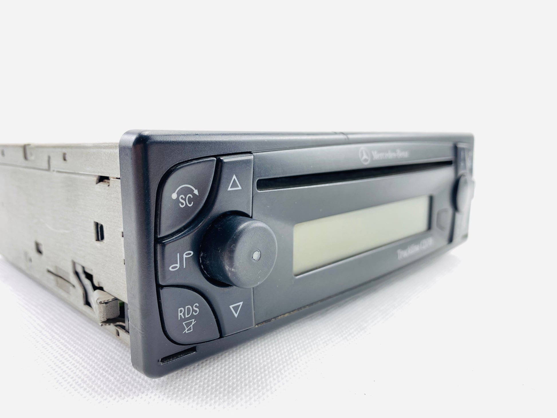 Mercedes Benz Becker TruckLine CD70 CD Radio Player / 24v + Code