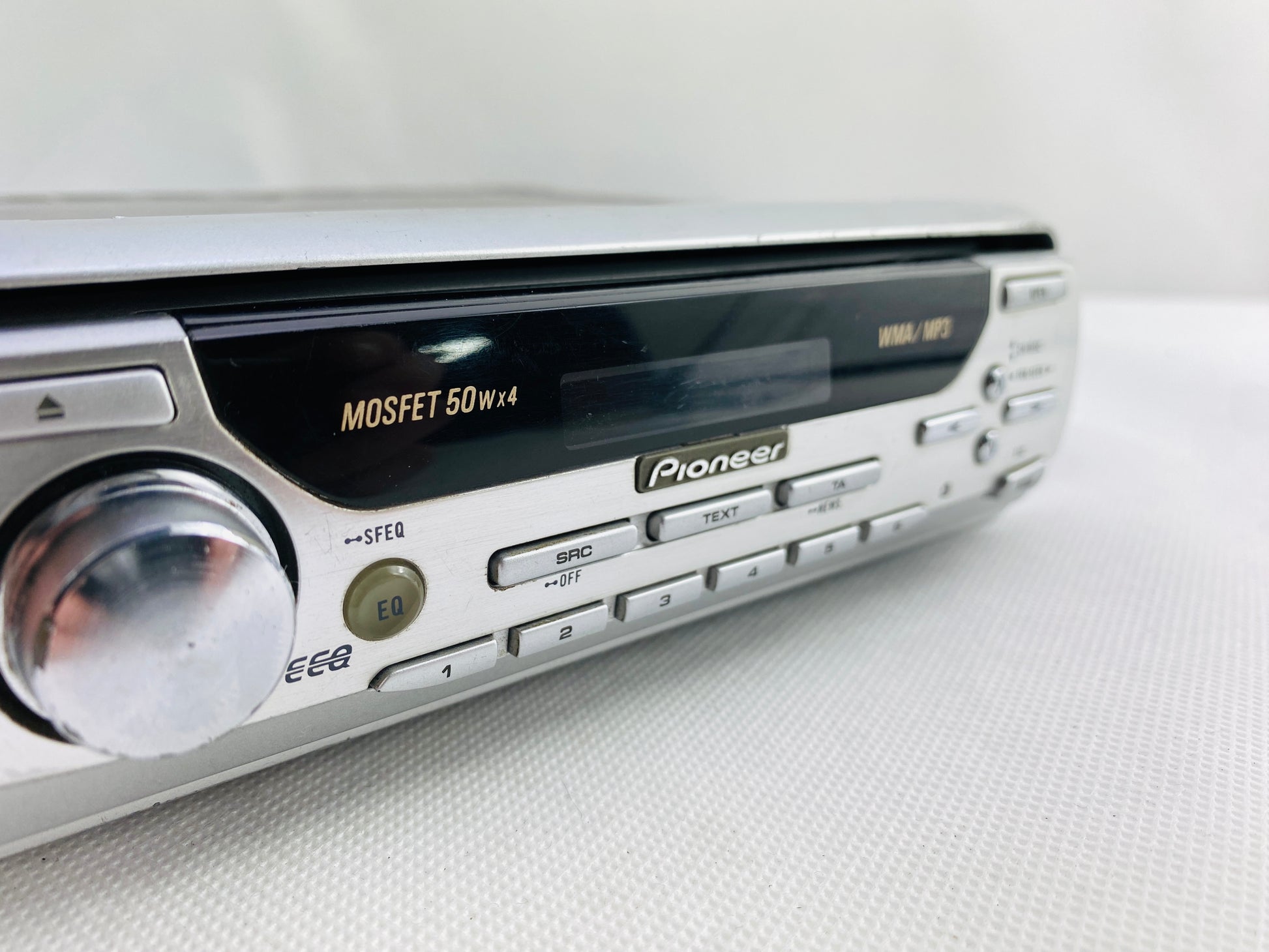 2000s Pioneer DEH-P8400MP Car CD Mp3 Radio Player + Bluetooth Retrofit