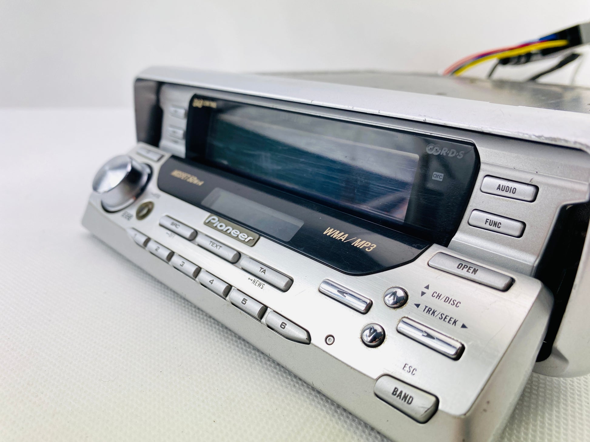 2000s Pioneer DEH-P8400MP Car CD Mp3 Radio Player + Bluetooth Retrofit
