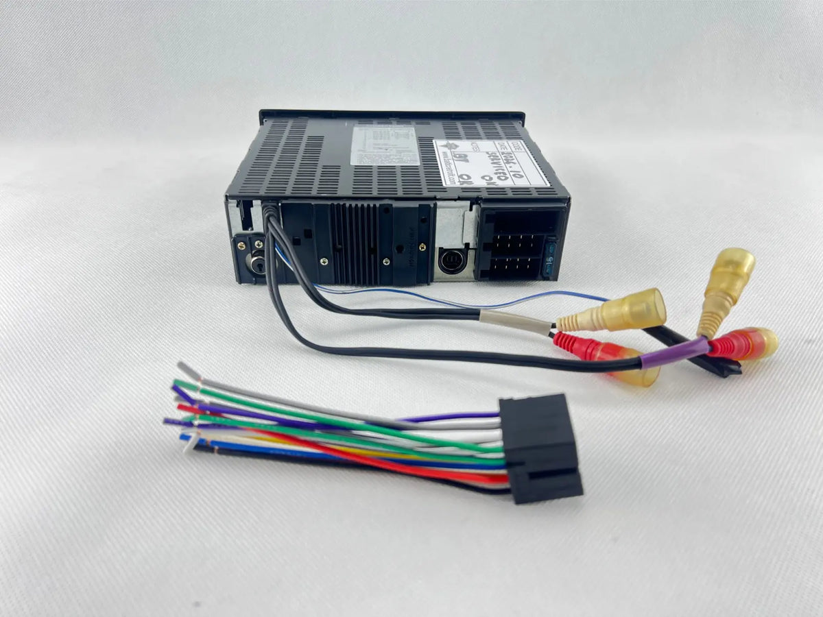 Rear connections, RCA leads and wiring connector supplied with the Alpine TDA-7552R