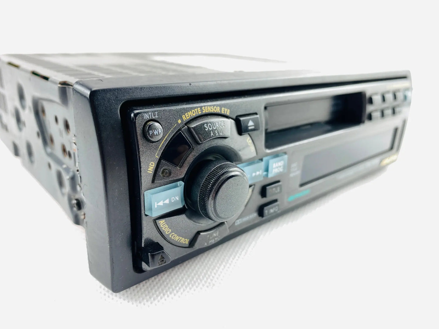 Alpine TDA-7659R straight front view with RDS display