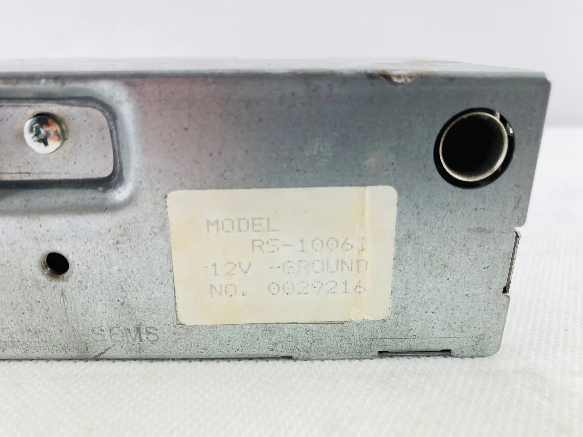 Clarion RS-1006L 12V ground vintage car radio model label made in Japan
